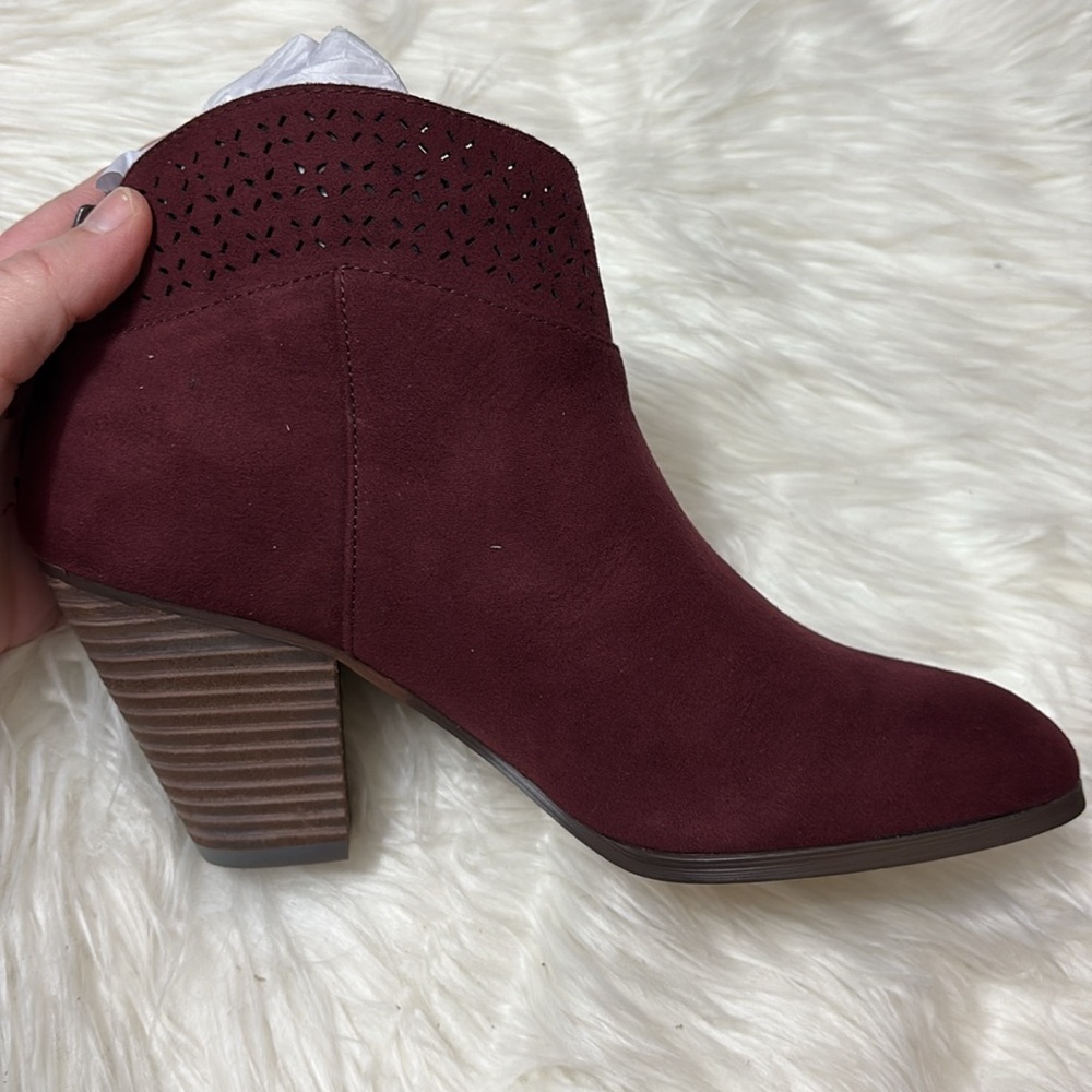 NWOT Violet & Red Jackson Lazer Cut Topline Bootie Burgundy Size 7 Stitch Fix - Picture 8 of 13